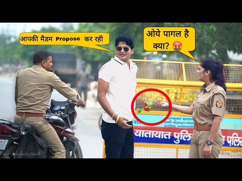 Proposing to lady police ,On Duty || by Sumit Cool Dubey || Uttar Pradesh 