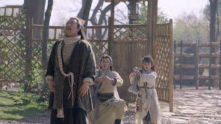 Tiểu Vô Kỵ Cầu Cứu Thần Y Quái Gở Chữa Bệnh | Roses Movies