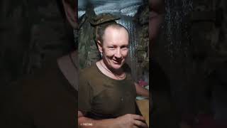 Ты устал от жизни?Посмотри как наши парни работают за лентой ...