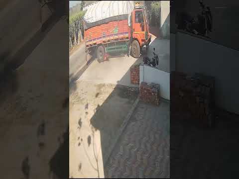 Truck touch 11000 volt Electricity heavy line #shortvideo #shortsviral #electricity
