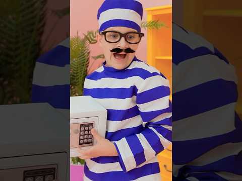 ROBO Dog Fails… REAL Dog Saves the House! 🐾