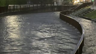 激しい雷雨が東京を襲う - Heavy Storms Lash Tokyo