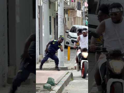 No La Polizia! 😱 feliz halloween 🎃 #bromaépica