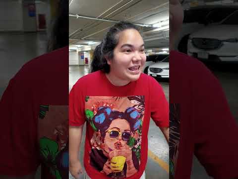 เลือกรถคันไหนดี เต็มห้างไปหมดเลย #funny #comedy #ตลก #โบ๊ะบ๊ะshorts