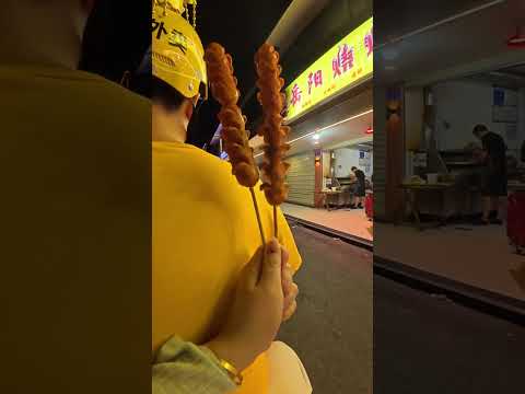 你们都喝到秋天的第一杯奶茶了吗？ #外卖小哥#秋天的第一杯奶茶  #带着女朋友送外卖 #带女朋友跑外卖 #青年创作者成长计划