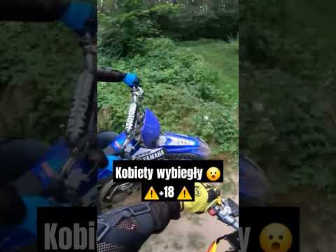 wybiegające kobiety z krzaków zaskoczyły nas