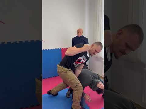 SORUDO REAKCE - Nůž=útěk - #fyp #short #trend #viral #training #fight #selfdefence #martialarts