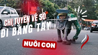 12 giờ trưa gặp chị Tuyền bò giữa đường bán vé số nuôi 2 con ăn học, chồng bỏ rơi I Phong Bụi