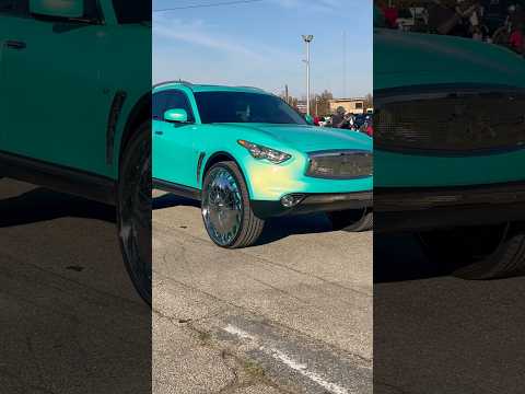 🦈 Infiniti QX70 on 30” DUB Floaters Riding