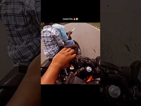 lookat this ??#rs200 #rider #duke290 #ktmduke #duke #viralshort #shorts #short #ktmrc390 #trending