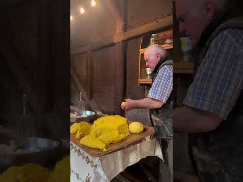 Mancare Traditionala Munte Romania! #romania #mountains #shorts
