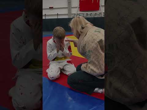 Будешь шоколадку ?