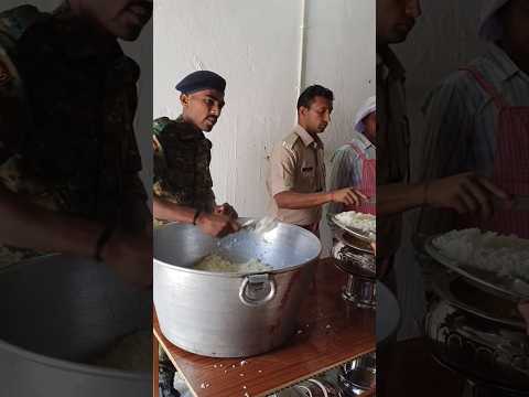 ये घर नही है यहा खाना भी लाइन में खड़े होकर खाते है | #viral  | #shortvideo
