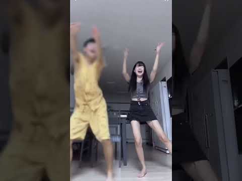 남동생이 저 몰래 틱톡하는 것 같아요