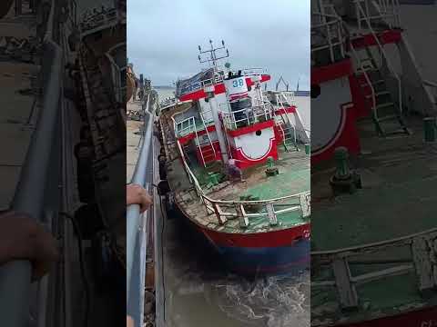 Boat rolling