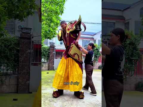 Khi mẹ đòi giày nhỏ nhưng bố lại mua cỡ khủng #shorts