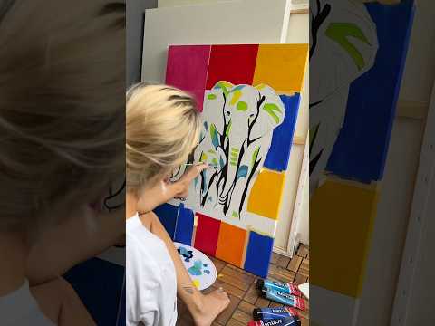 Painting a commissioned piece of elephants 🐘 while juggling Lara’s kindergarten adaptation ❤️ #mom