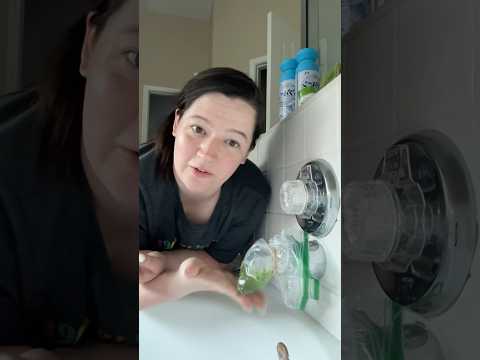 Vintage Jetted Tub LIMESCALE REMOVAL #jettedtubcleaning #tubclean #cleaninginspo #cleantube #bathtub