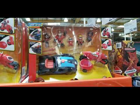 Costco! Incredibles 2 Family + 2 Vehicle Play Set!...