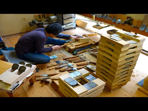 鉋ができるまで。72歳の鍛冶職人夫婦とその弟が作る鉋。