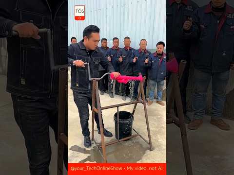 INVENTION by hands 🙌 how to squeeze water in seconds 💧Х#shorts #crafts #skills #innovation #handmade