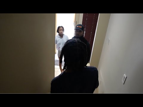 GIRLS BULLY IVORY FOR BEING FAKE *YANNI PULLS UP W HER BROTHER..* {SUMMER BARBIES EP 10 SZN 1}