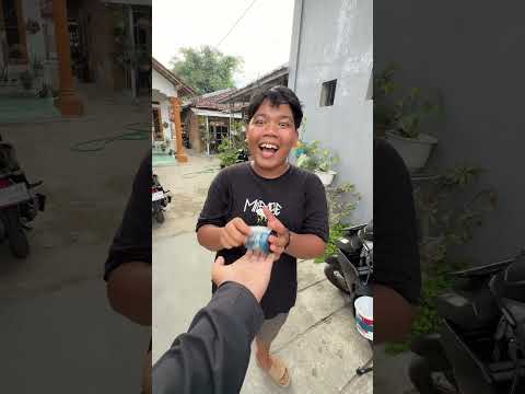 Senang Aku Kasih Gelasan Layangan Gratis..
