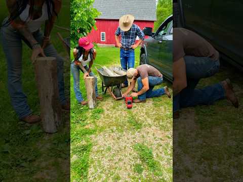 So glad they stopped to help. 🤠 ​⁠@TheRealCowboyDaddy  #wood #firewood #truck
