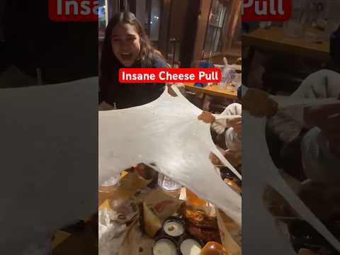 Insane 5-Way Chili’s Cheese Pull (via: dietpepsiqueenie/TT)