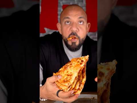 اكلتها في لقمة ولا لا 😂🍕 #food #s7s #اكسبلور # #سحس #foodie