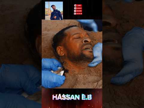 كان يلهو في الرمل فضربه الرعد