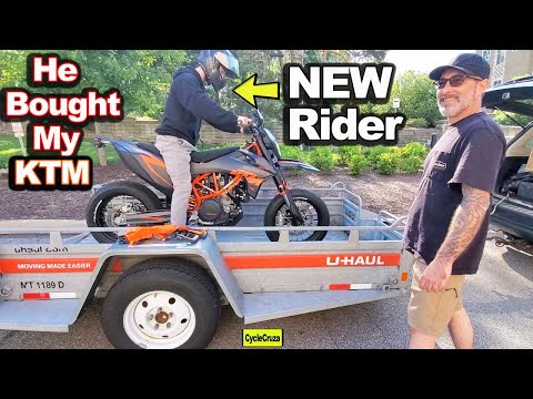 NEW Rider Bought My KTM 690 SMC R - First Ride on a SUPERMOTO