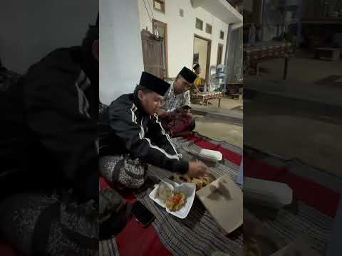 MAS BADOL SABILU TAUBAH MAKAN AYAM GORENG UTUH MAS MOMON