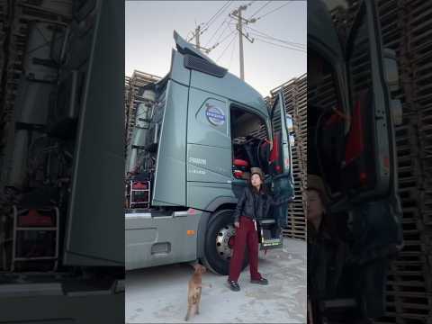 Beautiful girls#travel Firework Dust: Truck #shorts Spin Tires Mud Mercedes Simulationkcv
