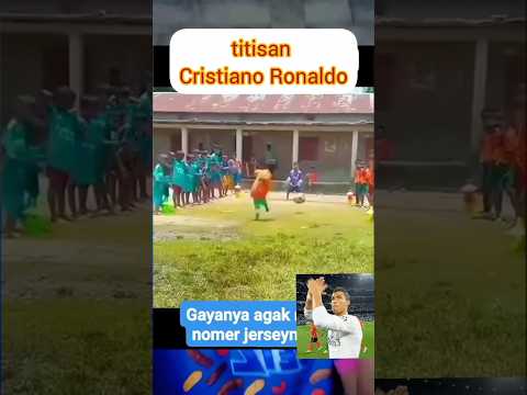 Anak Kecil Ini Kira Dia Ronaldo, Padahal...