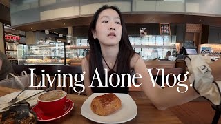 living alone vlog | simple home-cooked meals, joining an event, a short beach getaway