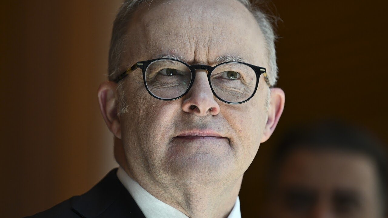 Anthony Albanese congratulates Donald Trump on election victory