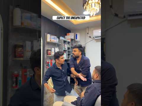 Khopdi tod saale ka ๐ #shorts #comedyshorts #funnyshorts #salon #barber #viral #trending