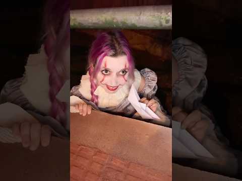 ¡Feliz halloween! 🎃 ¿Te vas a disfrazar? ¡Yo he ido de Pennywise de IT! #humor #comedia