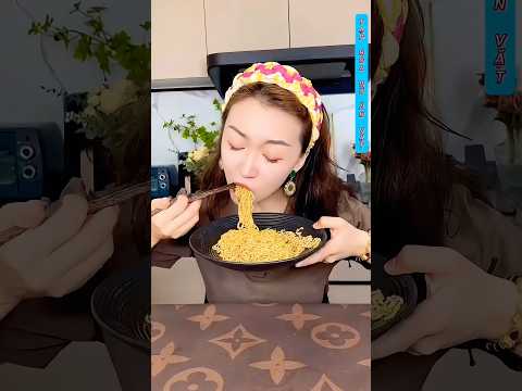 Hướng Dẫn Cách Ăn Mì Cay Kiểu Mới Siêu Tiết Kiệm! #mukbang #food #anuong #anvat #shorts