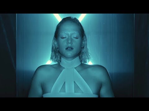 EMMA DROBNÁ - Try (Official video)