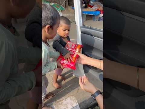 कोई पिजा खाता है किसी के पास पेट भरने को रोटी नहीं🥲🥺🙏#emotionalvideo #shorts #ytshorts #humanity
