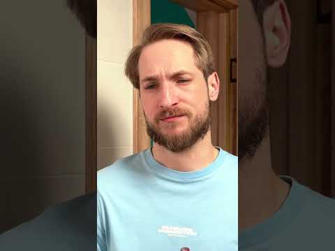 عندما يكون أحمر الشفاه الخاص بك في خطر! 💄😂