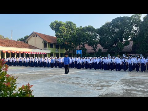 UPACARA PENGIBARAN BENDERA HUT RI KE-77