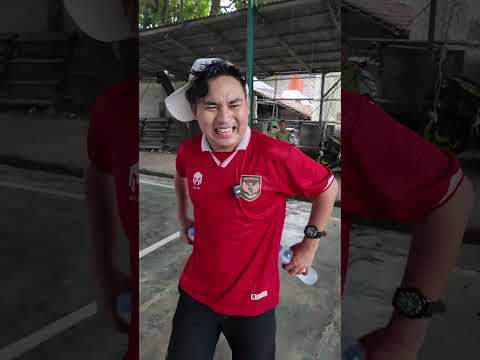 LAH EMANG GITU YAA CARA MAIN BOLA FUTSAL 😭😭 #syrlrmd