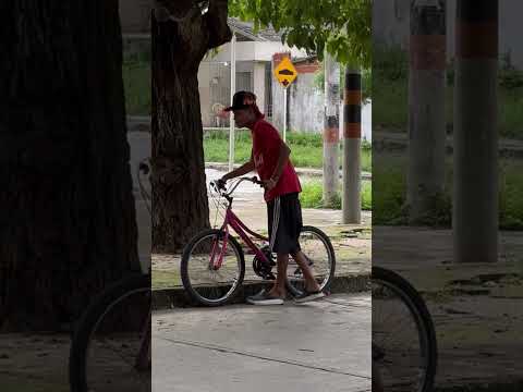 Broma bicicleta 🚵 | prank bikes🤣😂 #funny #humor #comedy #viralvideo  #bromapesada #funnyprank