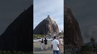 Subí los 740 escalones de la Piedra del Peñol 😳. Video disponible en el canal