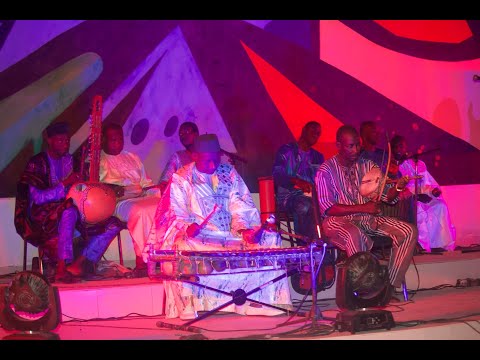 Ensemble Lyrique Traditionnel Spécial Plan Jaxaay