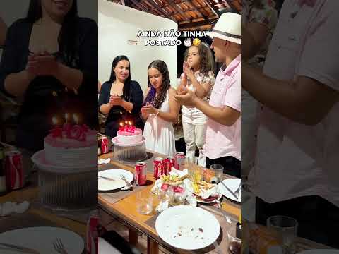 Cantado parabéns pra Toia! Esqueci de postar esse vídeo 😅🥰🥳