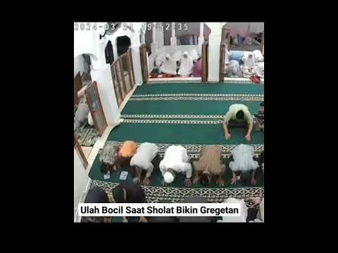 ULAH BOCIL SAAT SHOLAT TERAWIH BIKIN EMOSI